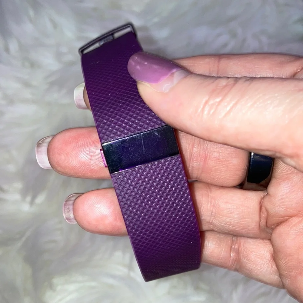 FITBIT Charge Purple Wristband + Accessories Bundle HR Activity Tracker